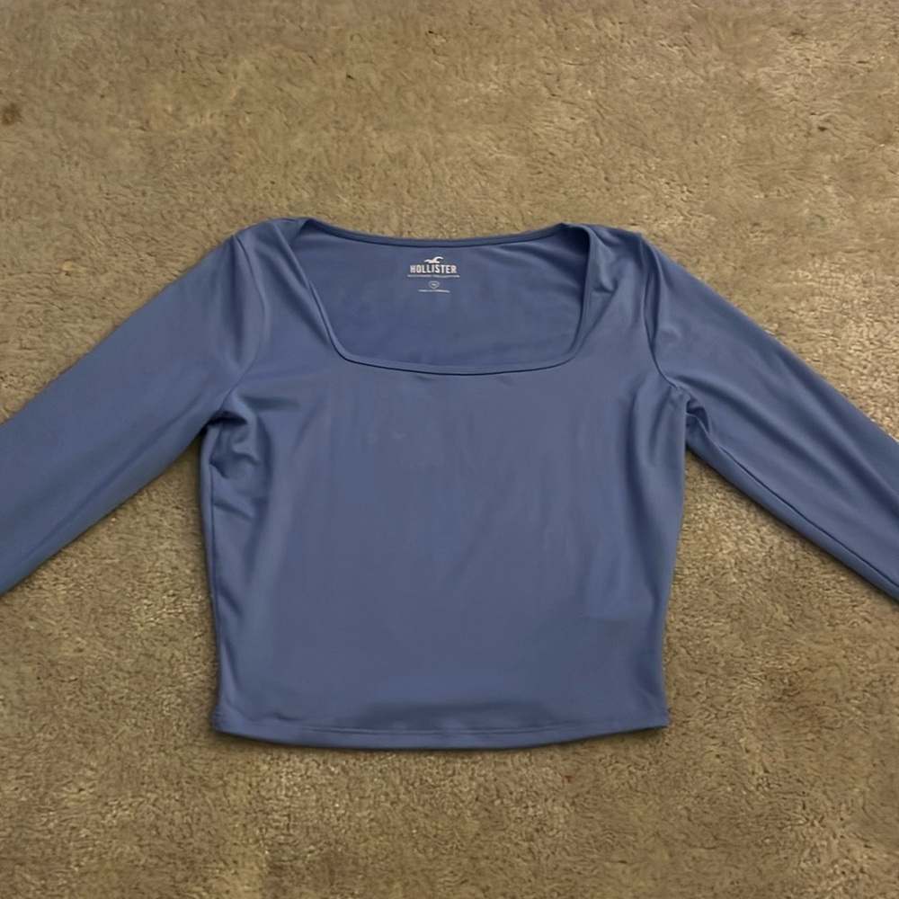 long sleeve holllister crop top